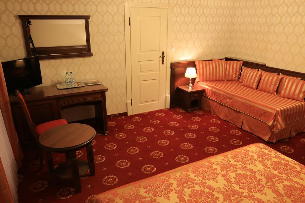 Hotel Kopernik Цехоцинек Экстерьер фото