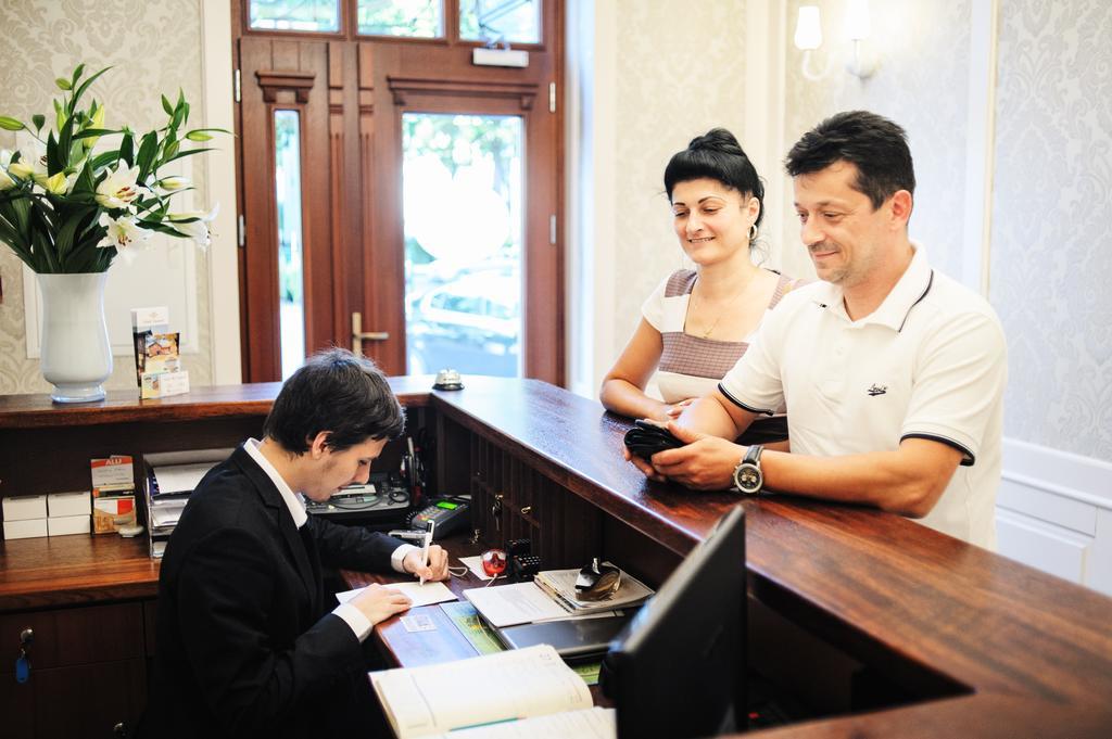 Hotel Kopernik Цехоцинек Экстерьер фото